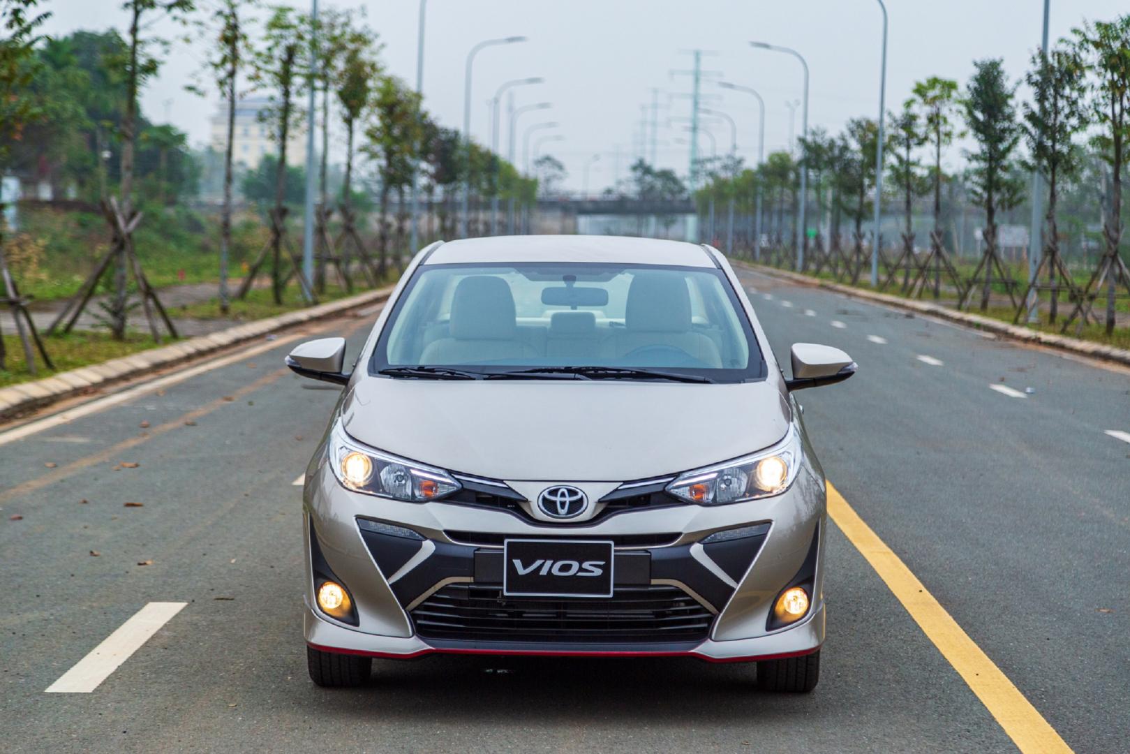 Toyota Việt Nam lập kỷ lục doanh số cao nhất từ trước tới nay với hơn 9.600 xe bán ra trong tháng 11