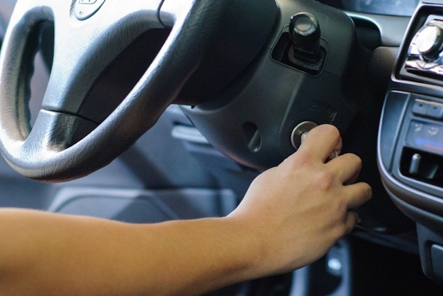Ô Tô Đề Không Nổ: Dấu Hiệu, Nguyên Nhân Và Cách Xử Lý | Toyota