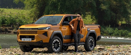 Toyota Hilux 5 chỗ giá lăn bánh