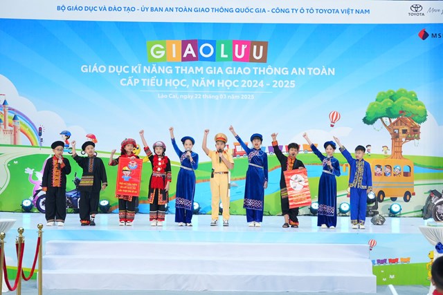 Chương trình Toyota cùng em học An toàn giao thông 2024 - 2025 tiếp tục góp phần giáo dục nâng cao ý thức an toàn giao thông cho thế hệ trẻ