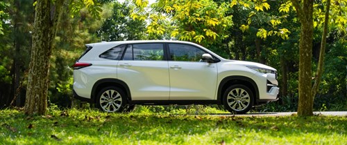 đánh giá toyota innova cross