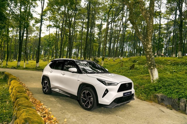 Toyota Việt Nam thông báo mức giá mới cho một số mẫu xe Hybrid 