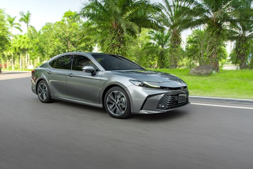 đánh giá camry hybrid