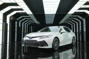 Nội thất Toyota Camry 2024: Hình ảnh, giá lăn bánh và ưu đãi mới nhất 1/2025
