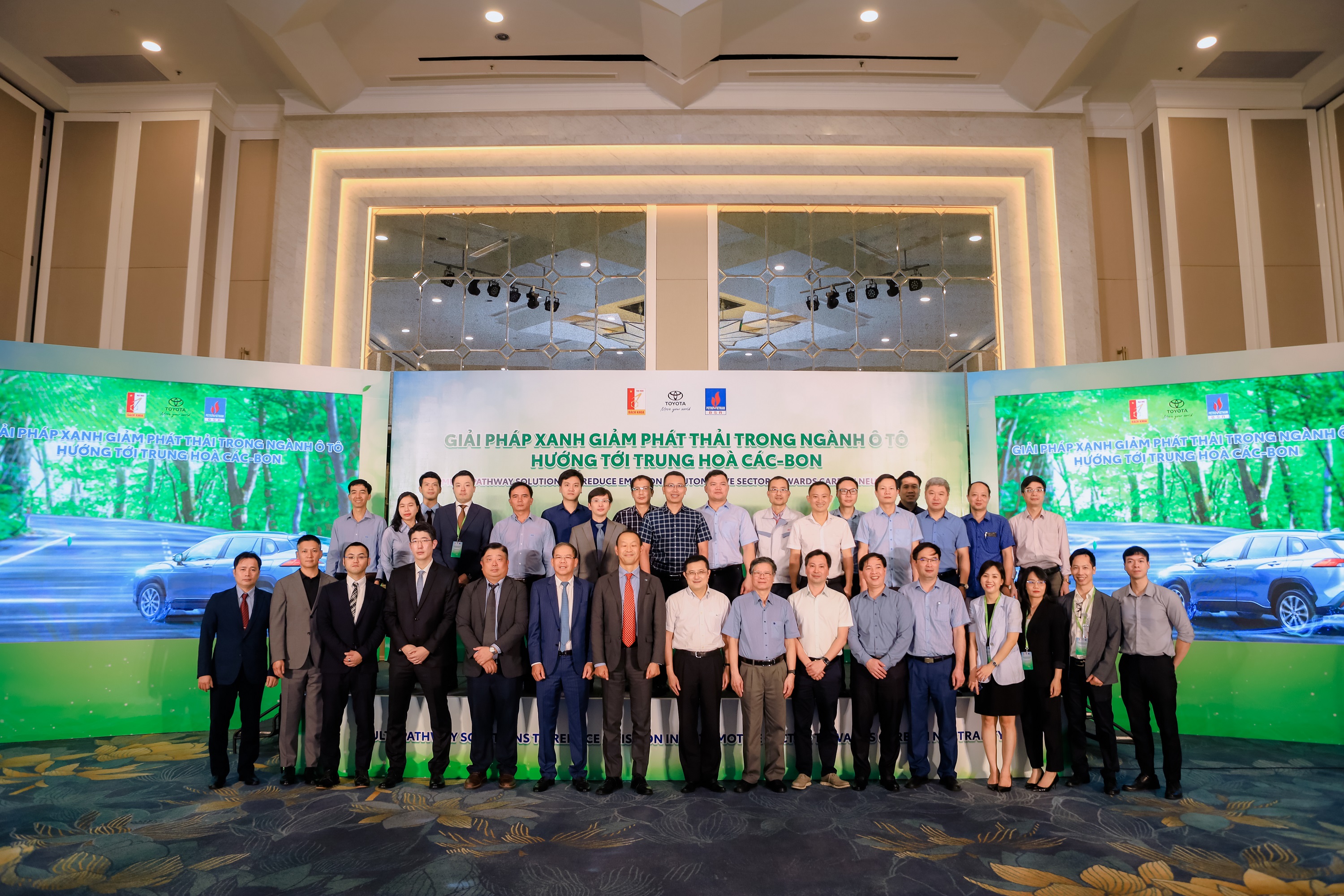 Toyota Việt Nam tổ chức Hội thảo “Giải pháp xanh giảm phát thải  trong ngành ô tô hướng tới trung hòa carbon”