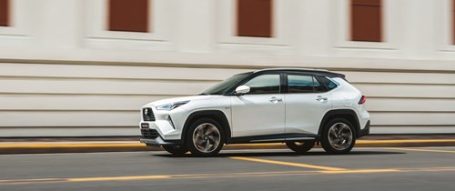 giá xe hybrid tại việt nam