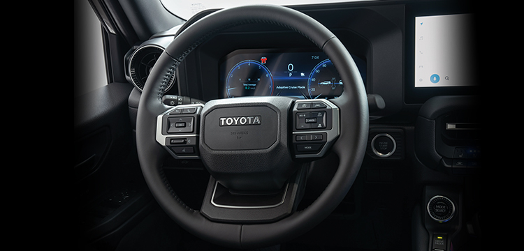 Vô lăng được thiết kế dạng 3 chấu, bọc da sang trọng