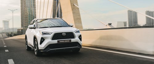 xe hybrid 5 chỗ gầm cao