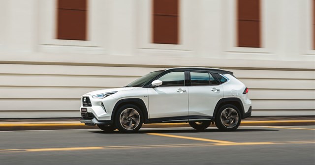 Giá xe Toyota: Bảng giá niêm yết và giá lăn bánh các dòng xe  