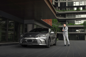 Trải nghiệm Camry Hybrid thực tế cho người mua xe 