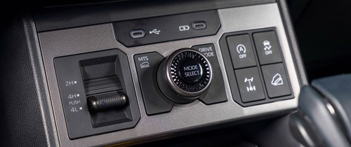 giá xe Toyota Hilux 2026 lăn bánh