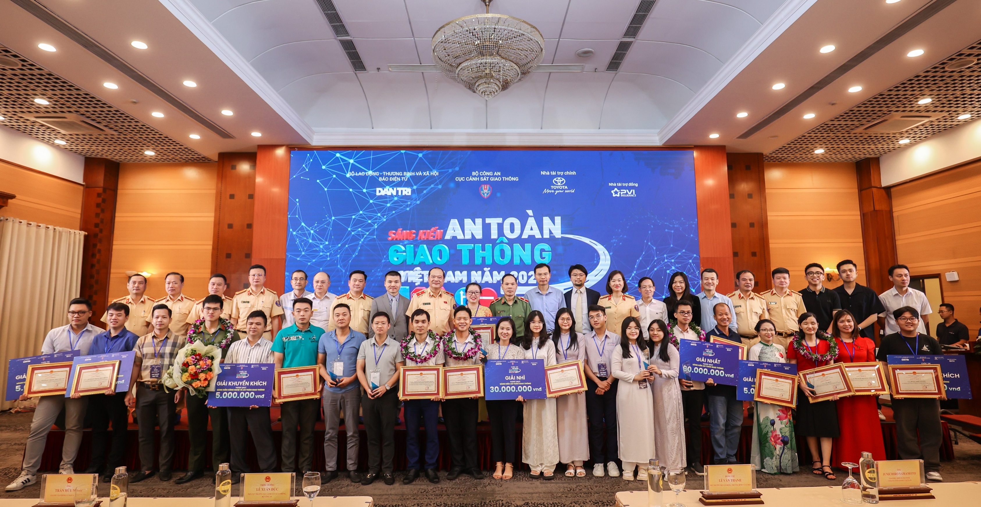 Lễ trao giải Chương trình Sáng kiến an toàn giao thông Việt Nam 2023