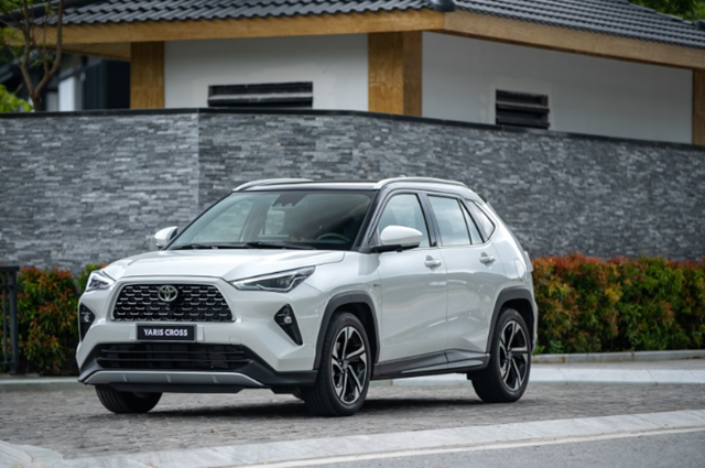 Có nên mua xe Yaris Cross? Ưu điểm và đánh giá chi tiết 2026