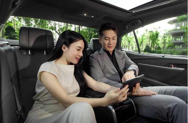 Có nên mua Camry Hybrid? Công nghệ và tính năng đáng chú ý