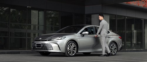 giá xe hybrid tại việt nam