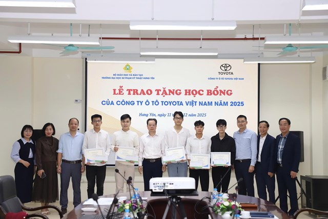 Toyota Việt Nam trao tặng 123 suất Học bổng hỗ trợ sinh viên năm 2025