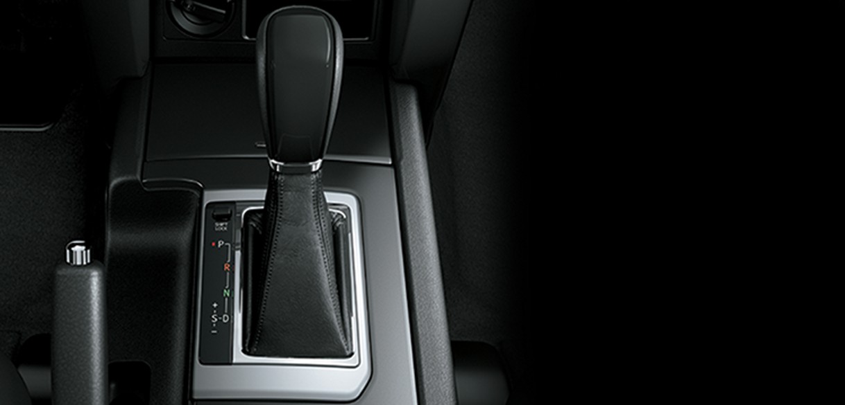 Hộp số tự động 6 cấp trong xe Toyota 7 chỗ Land Cruiser Prado