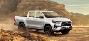 Toyota Hilux 2024: Giá lăn bánh, TSKT xe và ưu đãi 1/2025