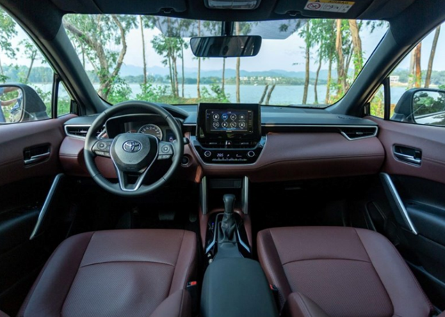 Nội thất Toyota Corolla Cross: Sang trọng, tiện nghi, nổi bật
