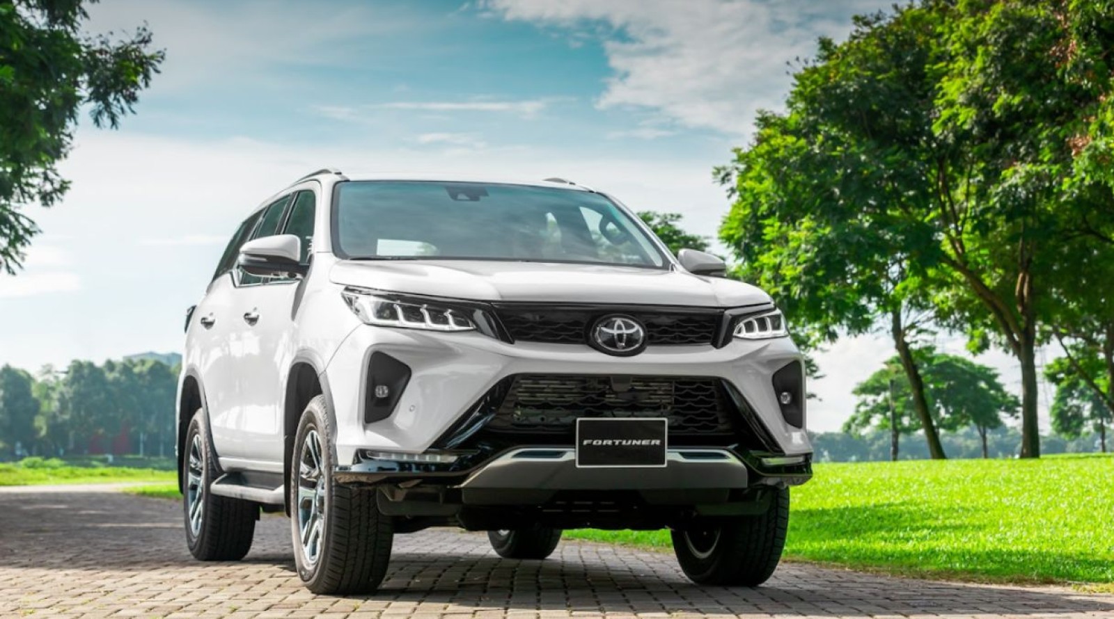 Top 5 mẫu xe Toyota SUV 2023 và bảng giá mới nhất (tháng 07/2023)