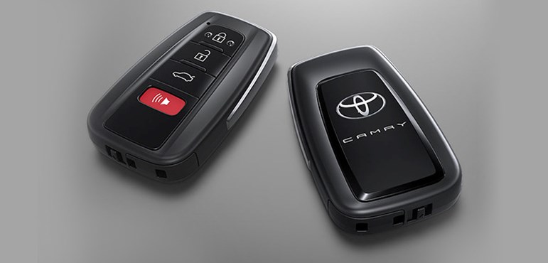 Hệ thống mở khóa và khởi động thông minh bằng nút bấm Toyota Camry 2023