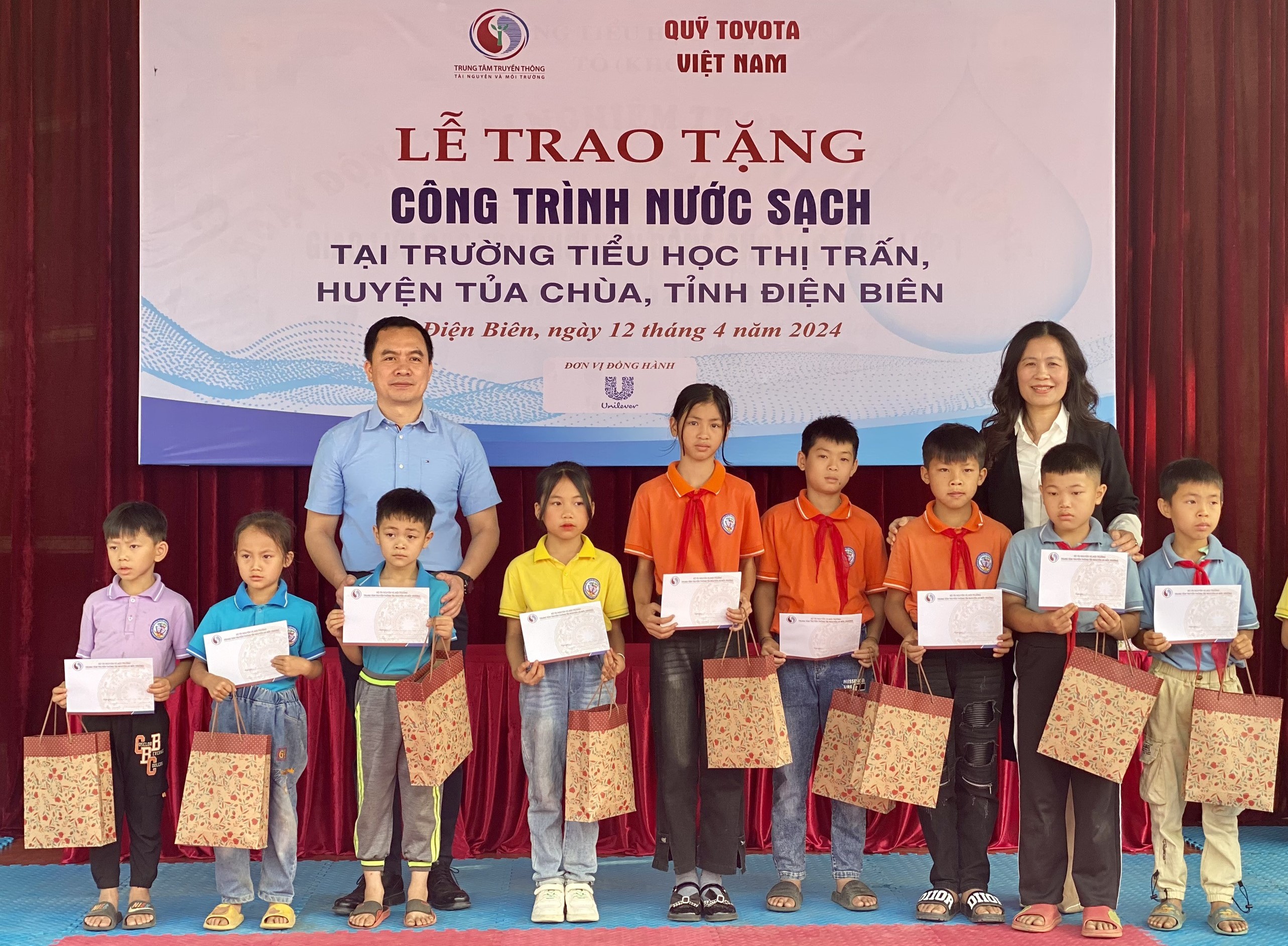 Quỹ Toyota Việt Nam bàn giao công trình nước sạch cho trường Tiểu học Thị Trấn tại tỉnh Điện Biên