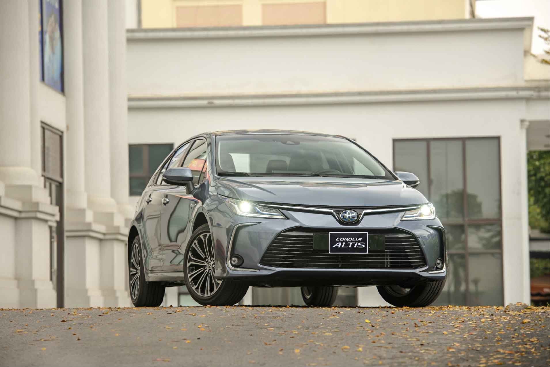Toyota Việt Nam chính thức giới thiệu  Toyota Corolla Altis hoàn toàn mới 