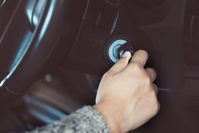 Cách Khởi Động Xe Ô Tô Số Sàn, Số Tự Động Đúng Cách | Toyota