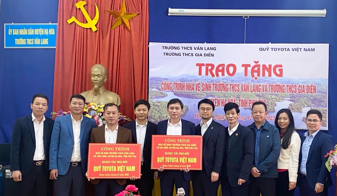 Quỹ Toyota Việt Nam xây dựng và cải tạo nhà vệ sinh cho các trường học vùng sâu vùng xa