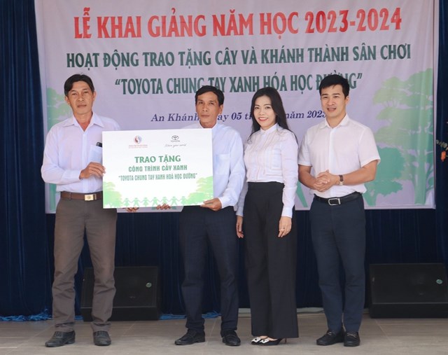 Chương trình Toyota chung tay xanh hóa học đường năm 2023 chính thức khởi động