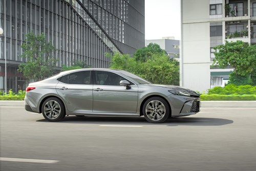 đánh giá camry hybrid