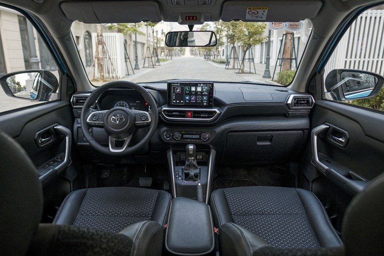 Không gian nội thất xe Toyota 5 chỗ Raize