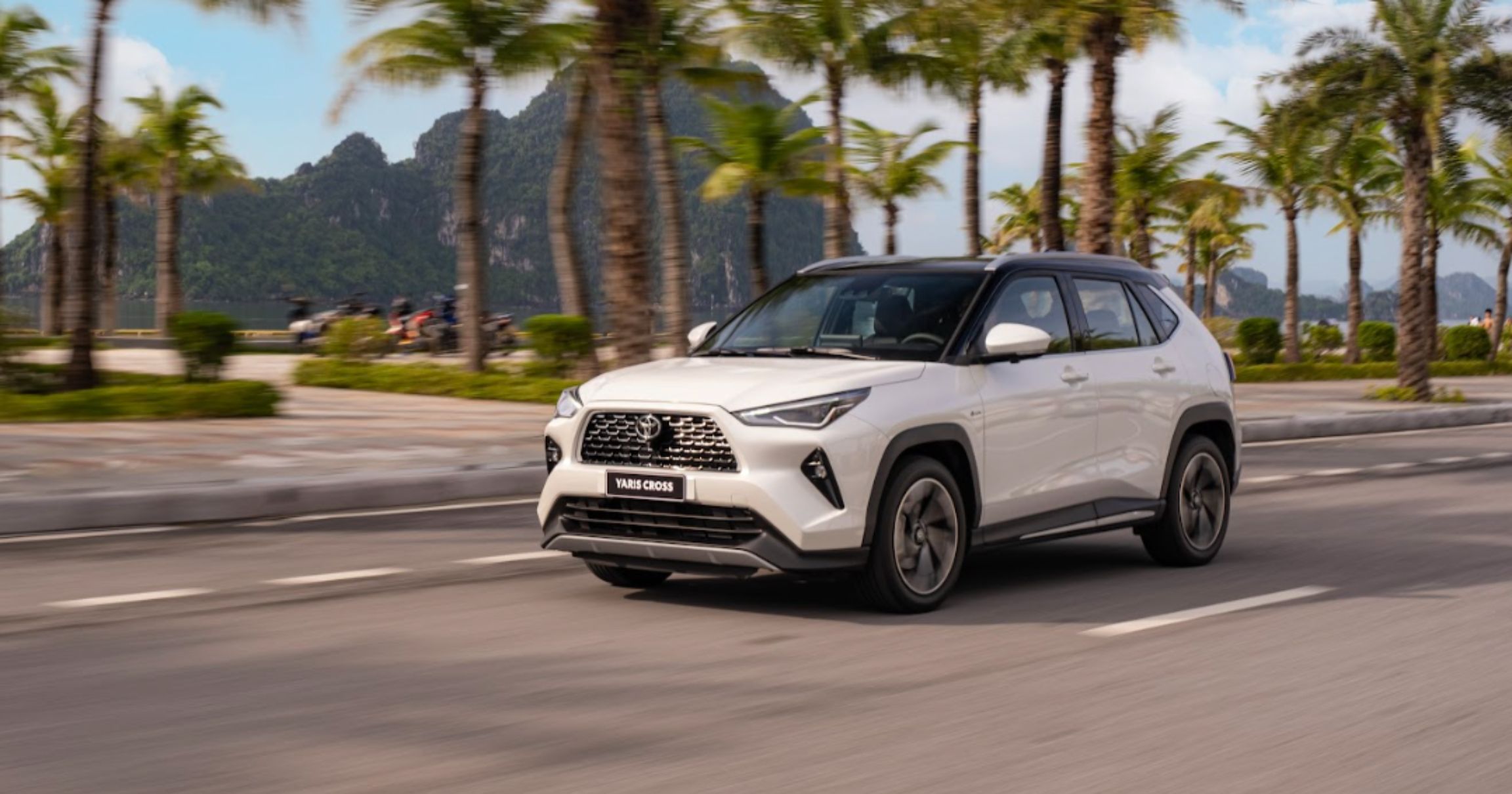 Giá lăn bánh Toyota Yaris Cross: Giá bán, chi phí và đánh giá