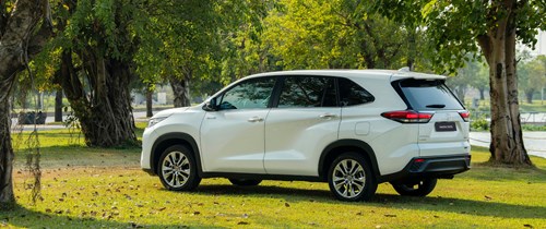 Trải nghiệm Innova Cross Hybrid