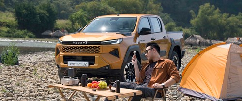 giá xe Toyota Hilux 2026 lăn bánh
