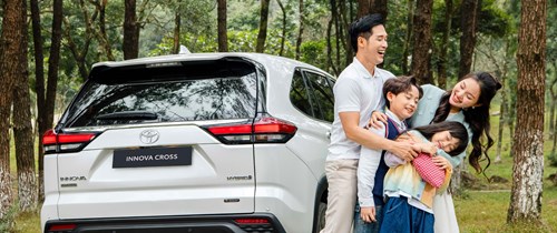 Trải nghiệm Innova Cross Hybrid
