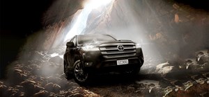 Toyota Land Cruiser: Giá lăn bánh, TSKT xe và ưu đãi 1/2025