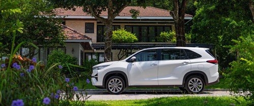 Trải nghiệm Innova Cross Hybrid