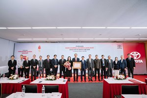 Toyota Việt Nam vinh dự nhận Huân chương Lao động hạng Nhất