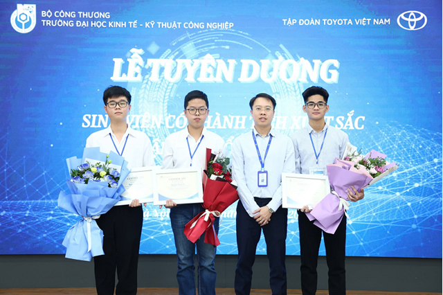 Toyota Việt Nam trao tặng 115 suất Học bổng hỗ trợ sinh viên ngành Kỹ thuật năm 2024