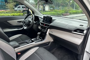 Nội thất Toyota Veloz Cross 2023: Hình ảnh, giá niêm yết và ưu đãi