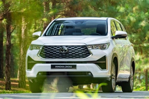thông số innova cross về ngoại thất