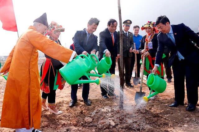 “Tết trồng cây đời đời nhớ ơn bác Hồ” mừng Xuân Giáp Thìn 2024
