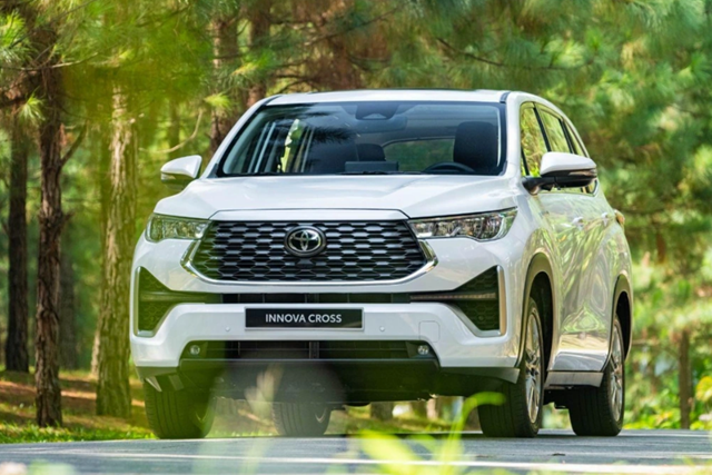 Giá xe Innova Cross trả góp: Thủ tục mua xe, giá bán, các gói vay 2026